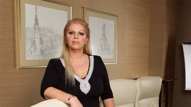 Šéfka Nora Mojsejová má vlastní módní značku. Co se skrývá pod Nora Mojsejová Fashion? - TOPZINE.cz