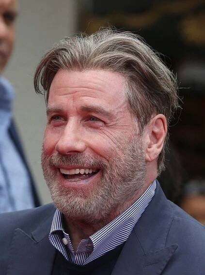 John Travolta shodil vlasy a pochlubil se holou hlavou i krásnou dcerou. Co na to říkáte?