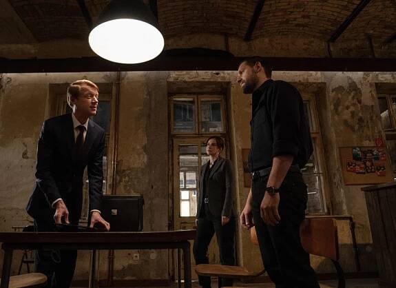 Jay Paulson, Heida Reed, Luke Kleintank - FBI: International - Neměl jsem ji opouštět - Z filmu