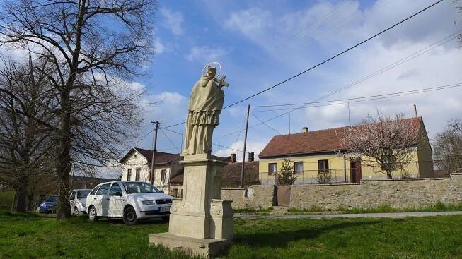 Fotografie - Tavíkovice - socha sv. Jana Nepomuckého - 18.04.2015