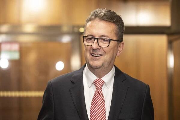 Glváč nemusí vysvetľovať,či zneužíval funkciu pri komunikácii s Kočnerom