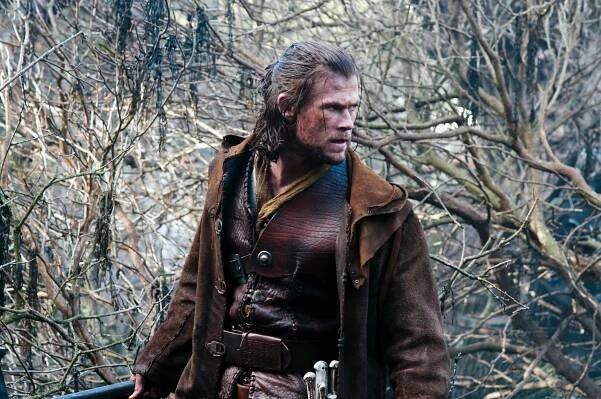 SNOW WHITE AND THE HUNTSMAN, Chris Hemsworth, 2012. ph: Alex Bailey/©Universal Pictures/courtesy Everett Collection