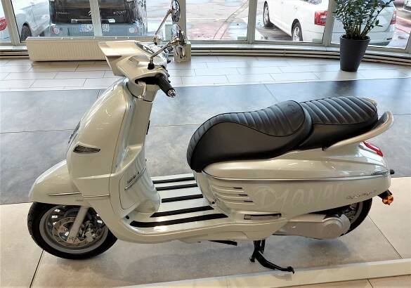 Skúter Peugeot Django 125i ABS, Biela metalíza - LMT Auto