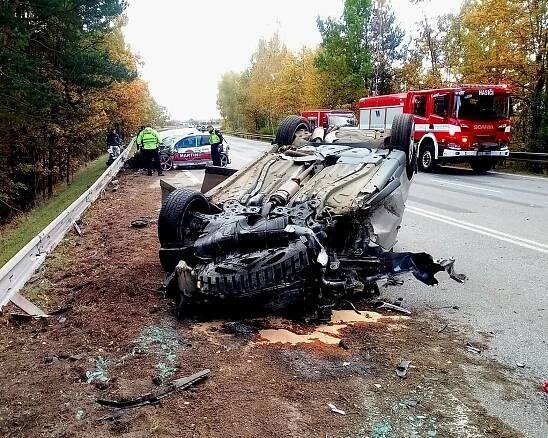 Šílená sobota na silnicích! Tolik rozsekaných aut a tragických nehod!