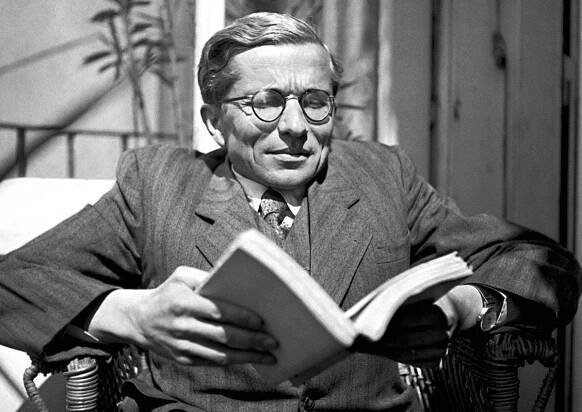 Jan Zahradníček čtoucí knihu