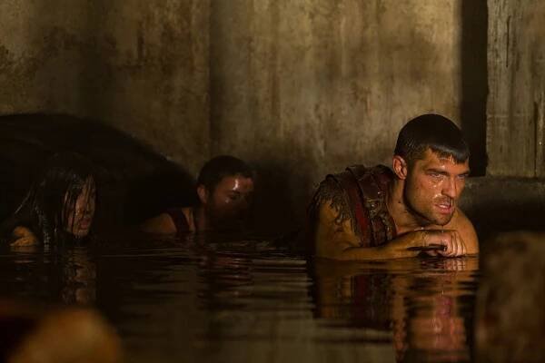 Spartakus - Libertus - Z filmu - Liam McIntyre