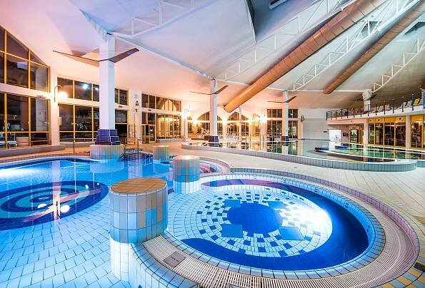 PARK INN SÁRVÁR