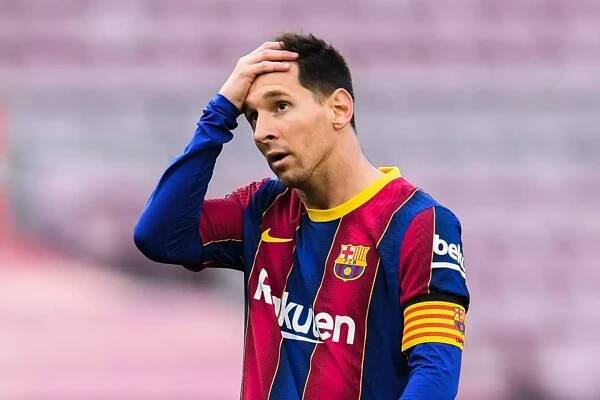 Gerard Pique suggested Barcelona not to renew Lionel Messi's contract for the sake of a financial void