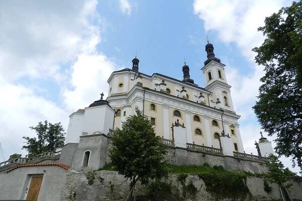Poutní zájezd do Chlumku u Luže a Litomyšle 26. dubna – Farnost Černovice