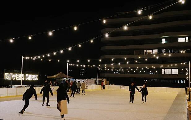 River Rink Karlín / Kluziště