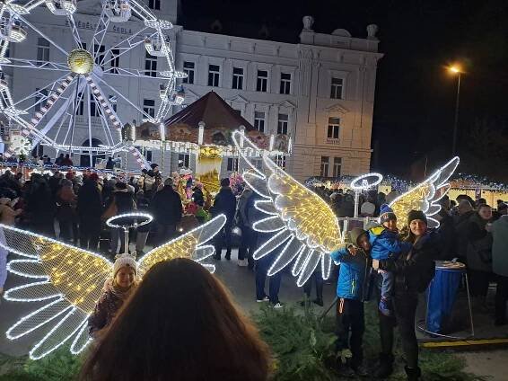 Pyroshow i obří andělé. Advent v Táboře začal už v pátek