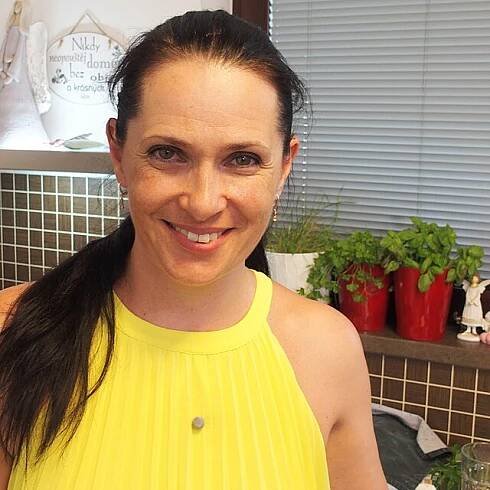 Andrea Burešová Lišková, která zkouší štěstí v Prostřenu, je sestrou Alice Bendové.