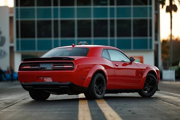 Dodge Challenger SRT Demon.