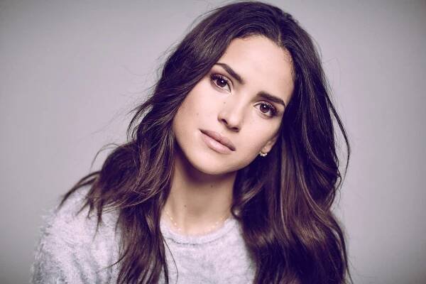 Hollywood It Girl Adria Arjona Worked Double Shifts as a Waitress Despite Her Famous Dad