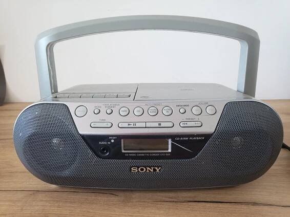 RÁDIO SONY,FM,CD,KAZETA ATD. - Přehrávače a multimédia