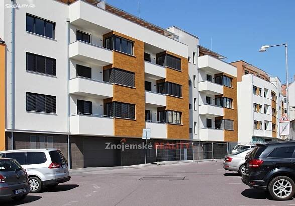 Pronájem bytu 1+kk 32 m², Znojmo, okres Znojmo