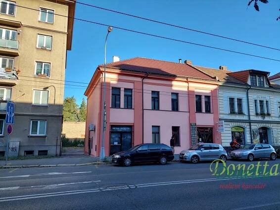 Pronájem 2 kanceláří, parkování ul. Pospíšilova, HK, 13 000 Kč/měs