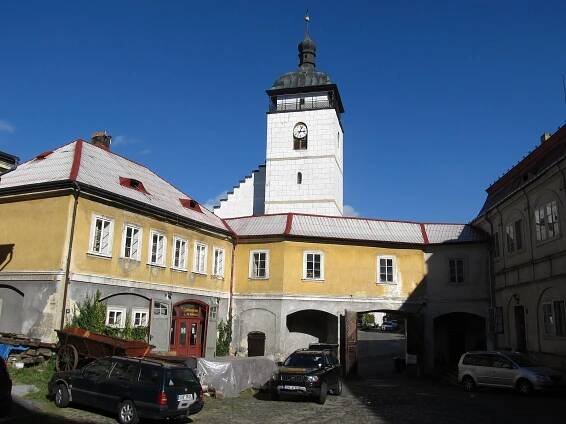 Soubor:Zámek Česká Kamenice.jpg
