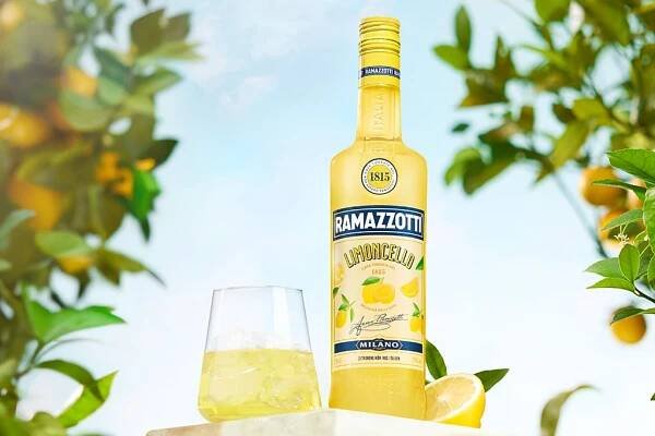Ramazzotti Limoncello pur - Zitronenlikör pur auf Eis