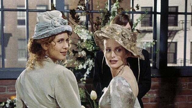 Jessica Hechtová a Jane Sibbettová v seriálu Přátelé (1995)