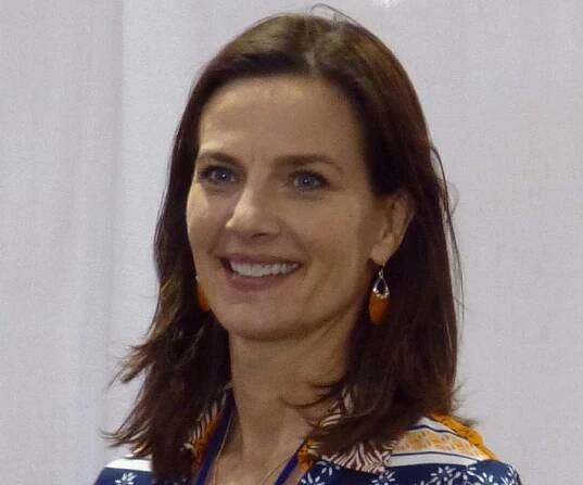 Terry Farrell Biography - Facts, Childhood, Family Life & Achievements