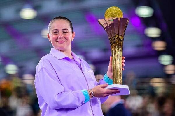 Razítko na skvělý vstup do sezony. Ostapenková ovládla halu v Linci, byť odvracela mečbol