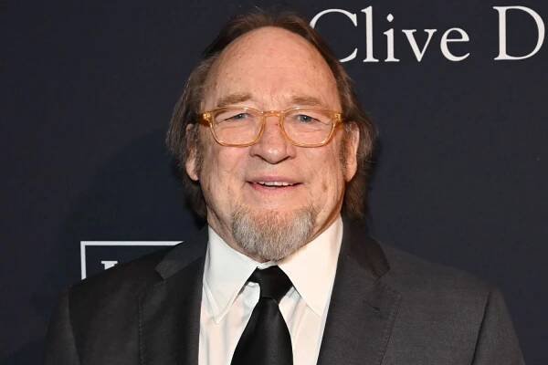 Stephen Stills Says He Has His 'Original Personality Back' Three Years After Getting Sober at 77