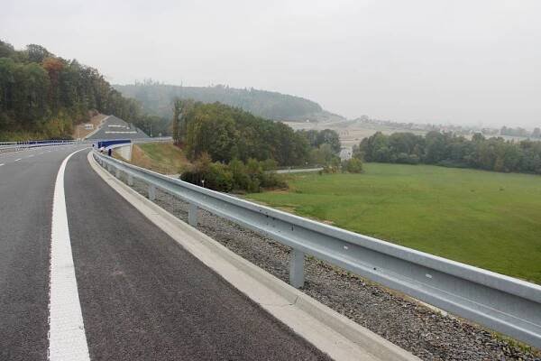 OBRAZEM: Slavnostní otevření silnice I/11