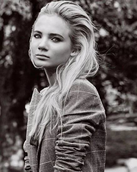 Foto k tématu Freya Allan – stránka 19