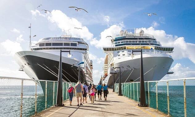 PHOTO: Passengers walk to a cruise ship in an undated stock photo. 