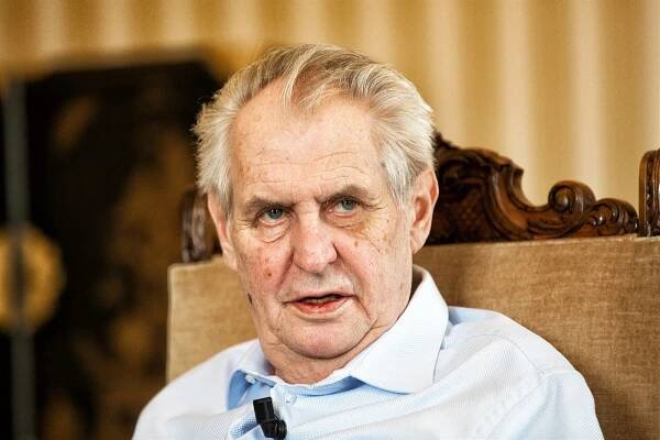 V ČR se testovalo malé množství ‚novičoku‘, řekl Zeman. Šlo o jinou látku, než kterou byl otráven Skripal