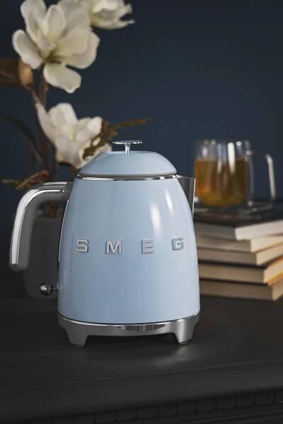 Rychlovarná konvice 50's Style Mini - Smeg KLF05BLEU | FormAdore