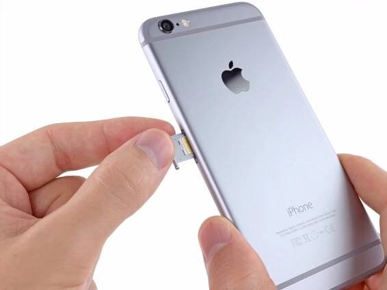 Jak vyjmout SIM kartu z iPhone, pokud se zásobník neotevře?