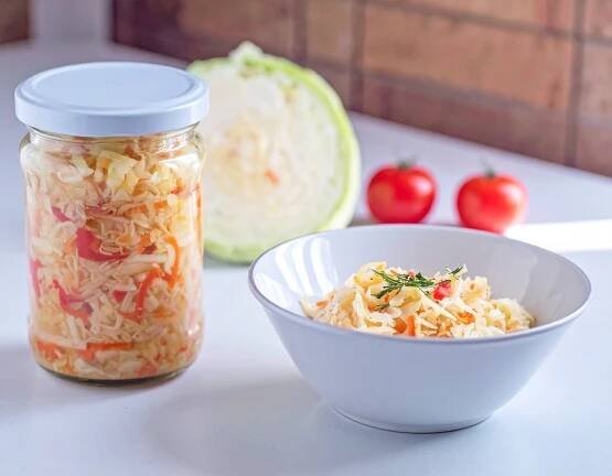 Domácí čalamáda ze zelí, mrkve a papriky: Vitamínová bomba zavařené na celý rok