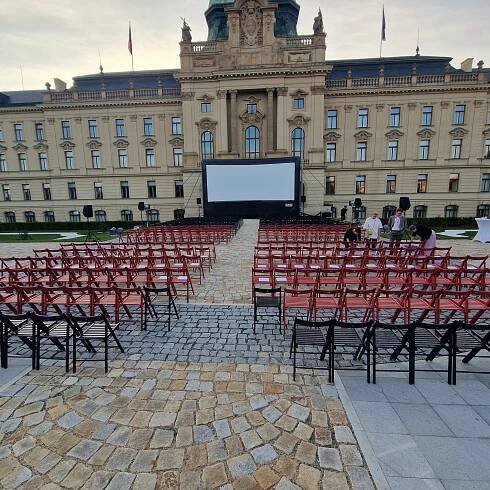 Projekce filmu „Vlny“ v sídle Úřadu vlády ČR – kinoservis.eu