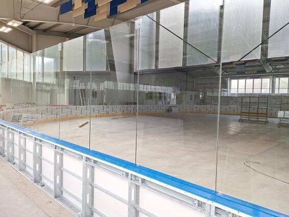 Na zimním stadionu pokračují stavební práce - Horácký hokejový klub Velké Meziříčí