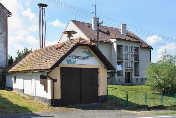 Soubor:Mochtín, fire hosue.jpg – Wikipedie