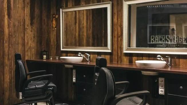 Backstage Barber Shop - Online rezervace a recenze