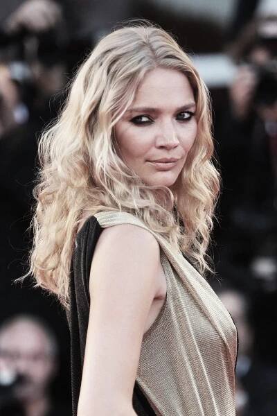 Pomíjivá krása modelingu: Jodie Kidd, která vypadá jako dvojnice Kate Moss, hodně klame líčidly