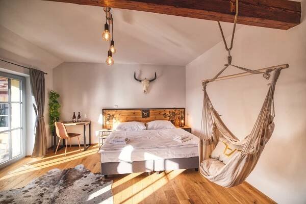Pivní hotel s pípou na pokoji a wellness pro dva v pivních lázních | Zážitky.cz