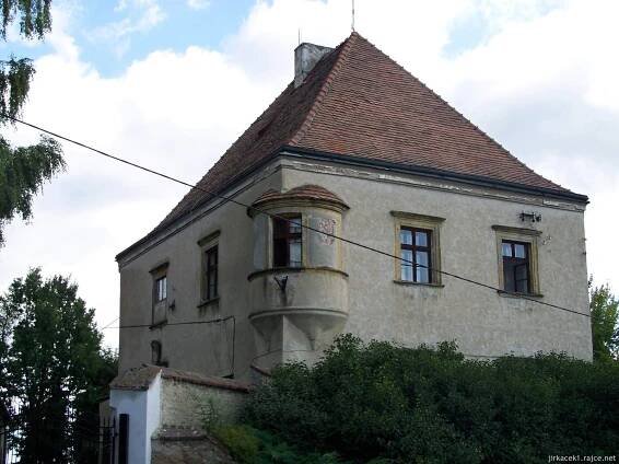 J - Tvrz Unčovice