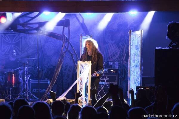 4. 7. ALKEHOL & DOGA | Letní parket Hořepník - Open-air koncerty, zábavy, rockové, punkové a metalové akce