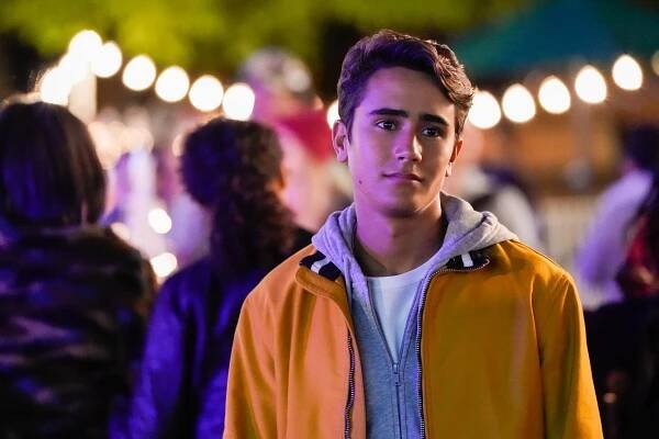 Hulu Debuts Adorable First Trailer for New Love, Simon Sequel Series Love, Victor