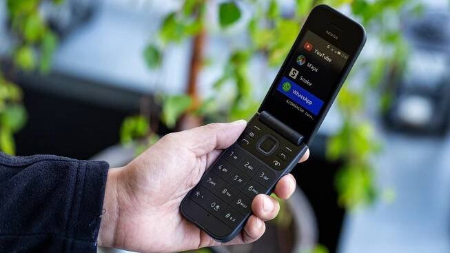 Nokia 2720 Flip 4 GB černý