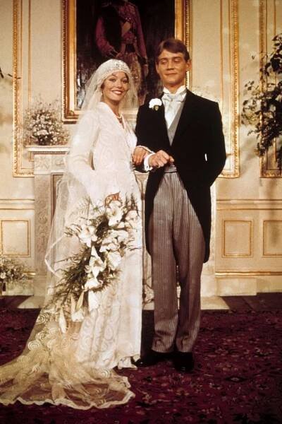 Upstairs, Downstairs - Promo - Lesley-Anne Down, Anthony Andrews