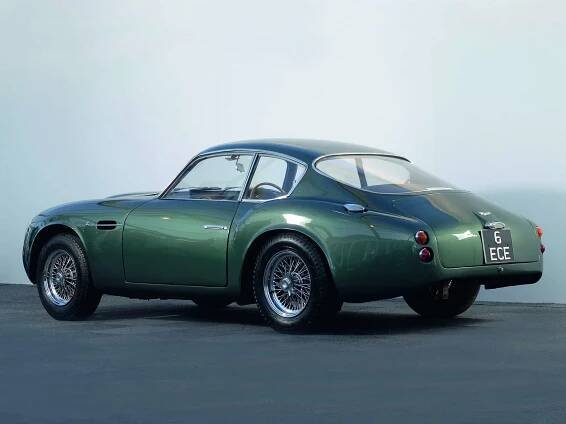 Prodám Aston Martin DB4 - název Piston Addict