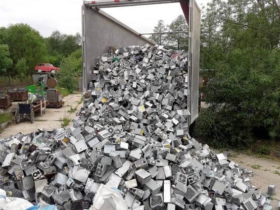 745 PC zdroje
