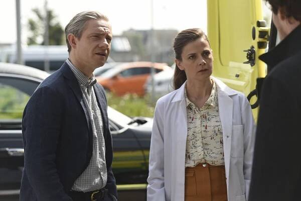 Sherlock - Skomírající detektiv - Z filmu - Martin Freeman, Louise Brealey