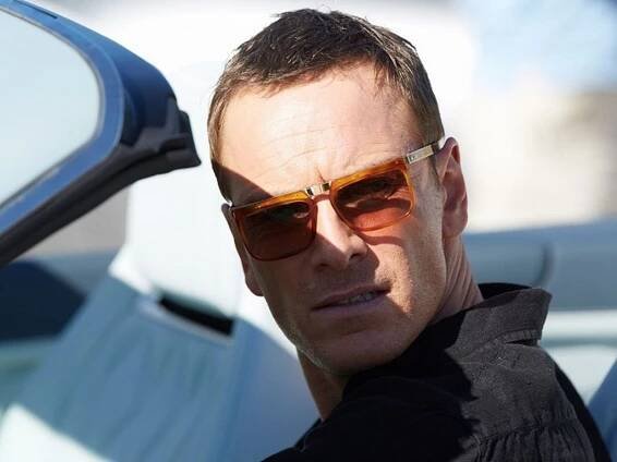 Krimi thriller Konzultant: Koktejl, co k ránu vyšumí