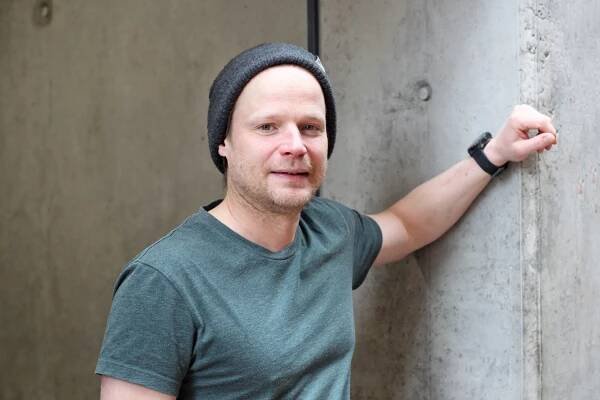 Kryštof Hádek o Standovi ze seriálu Volha: Je to otisk doby ukázaný na prevítovi, který se chce obohatit